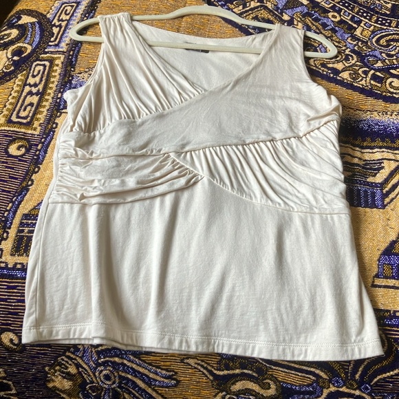 Sleeveless and cute! - Picture 2 of 4